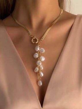 Goldtone Pearl Drop lariat Necklace - Dangle Cluster Pendant necklace NWT